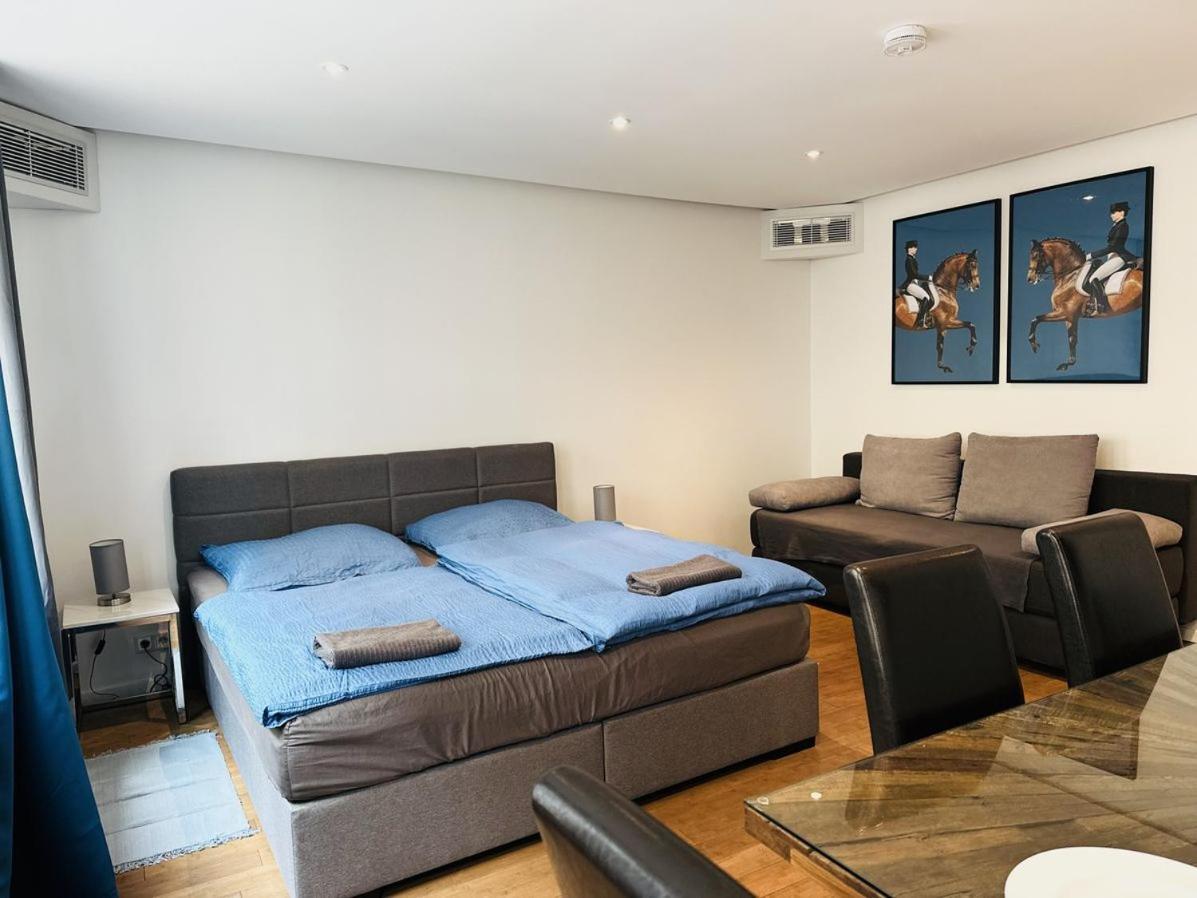 Center Apartment *